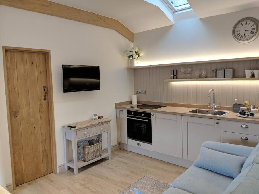 Barley - Cosy Stylish Apartment - Easy Access To Bath And Many Nearby Attractions ボックス エクステリア 写真
